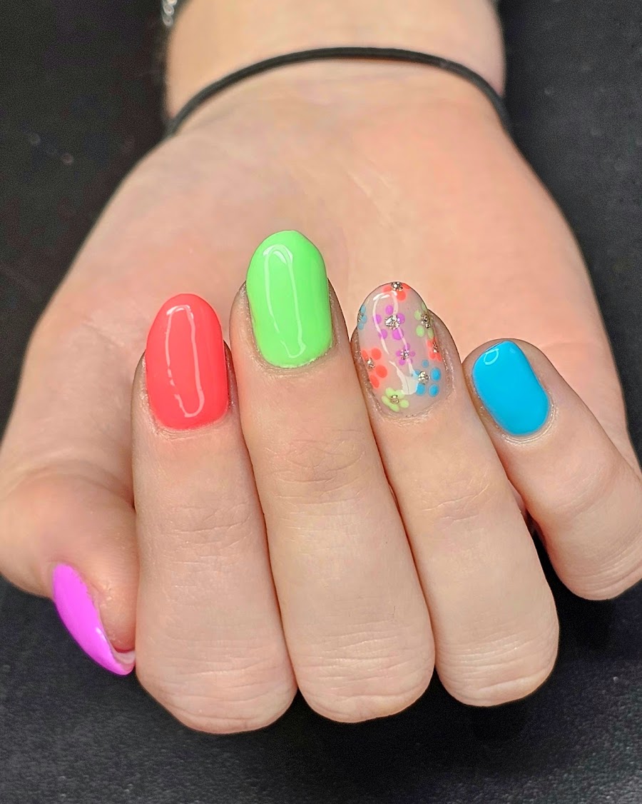 Werk van Crazyatnailz.